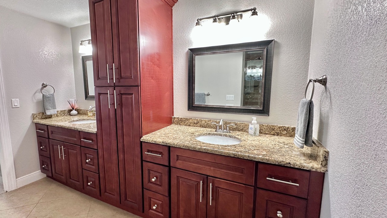 Photo of Bathroom in Caloosahatchee