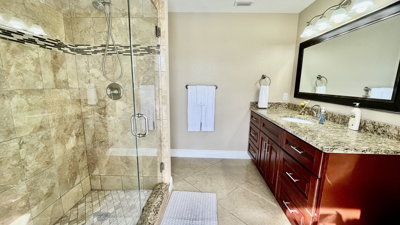 Photo of Bathroom in Caloosahatchee