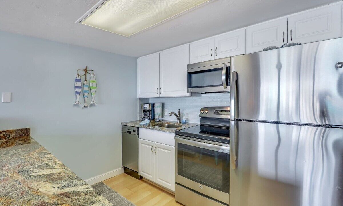 Photo of Kitchen in Vanderbilt Beach