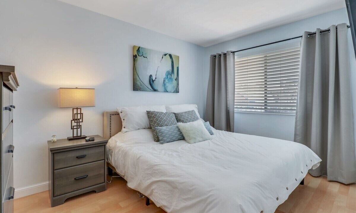 Photo of Bedroom in Vanderbilt Beach