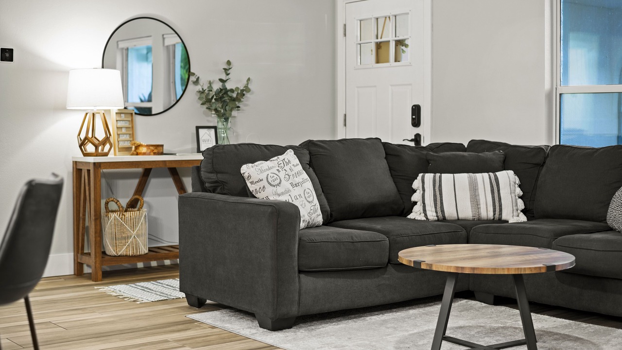 Photo of Livingroom in Willoughby Acres