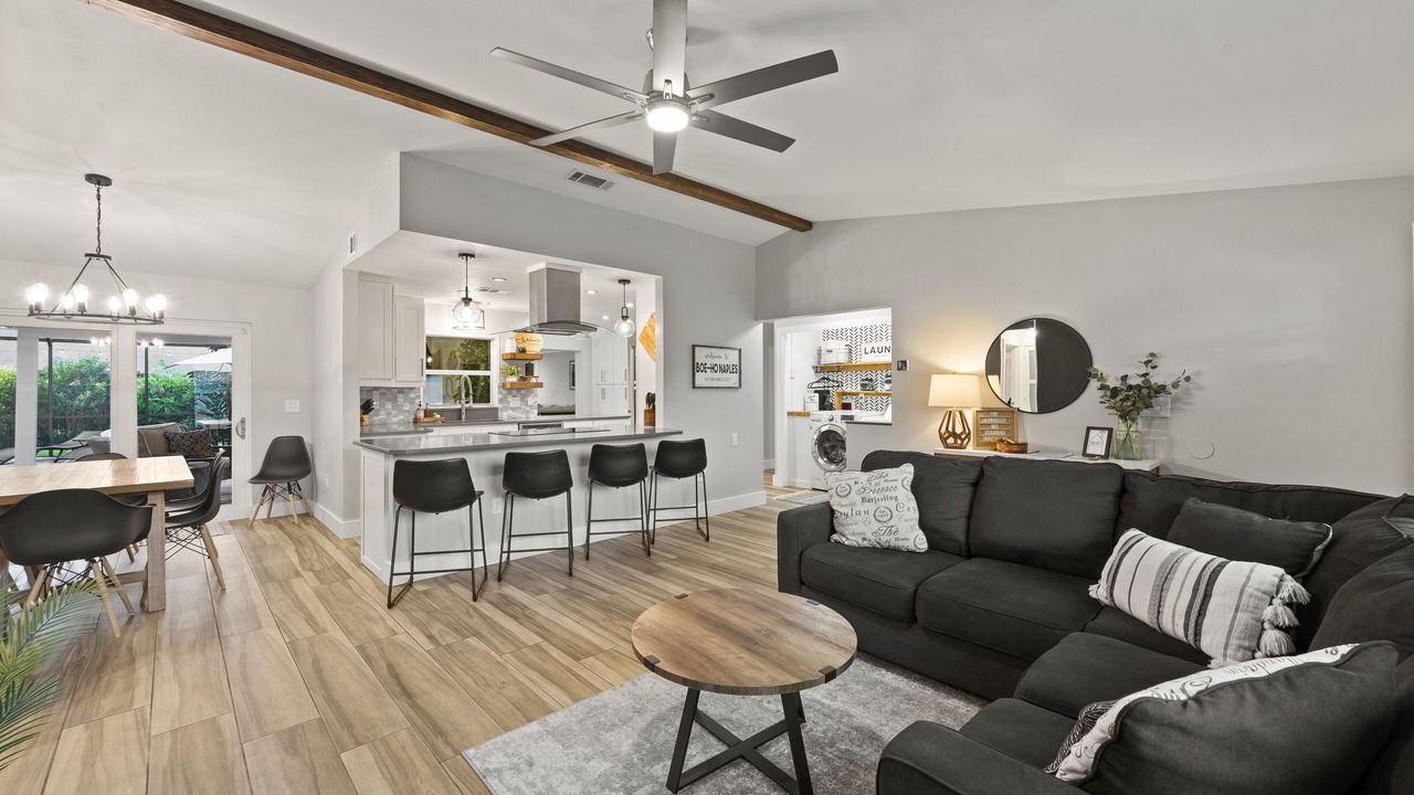 Photo of Livingroom in Willoughby Acres