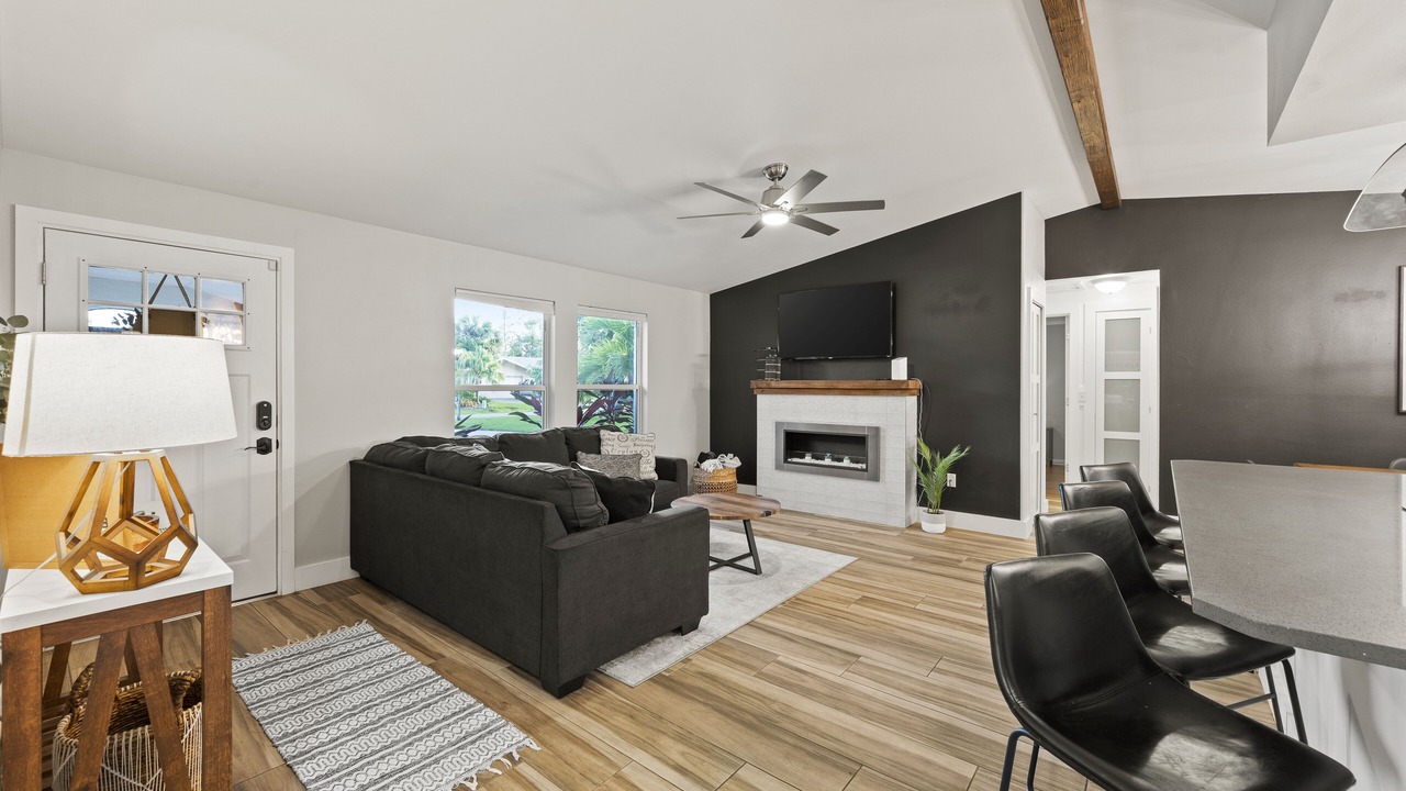 Photo of Livingroom in Willoughby Acres