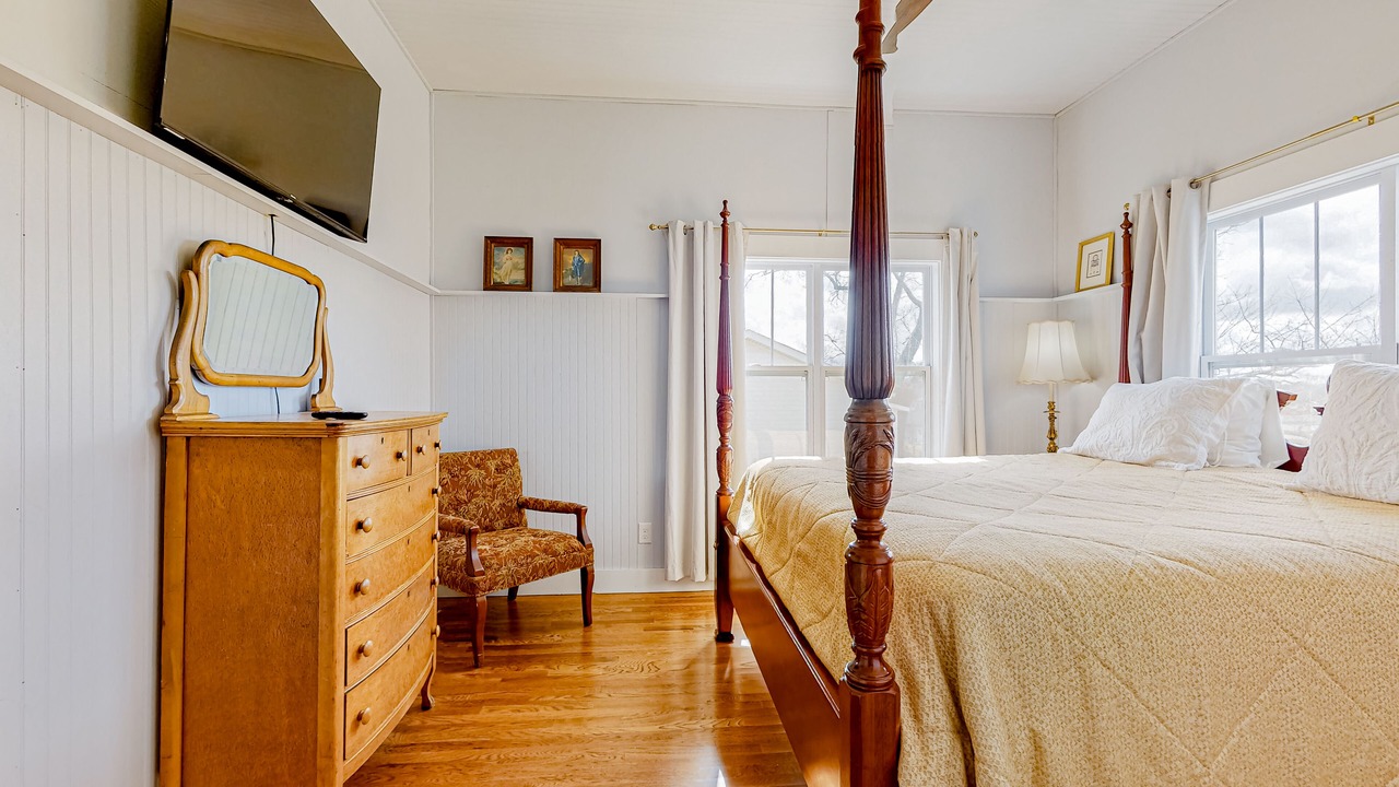 Photo of Bedroom in Jasper