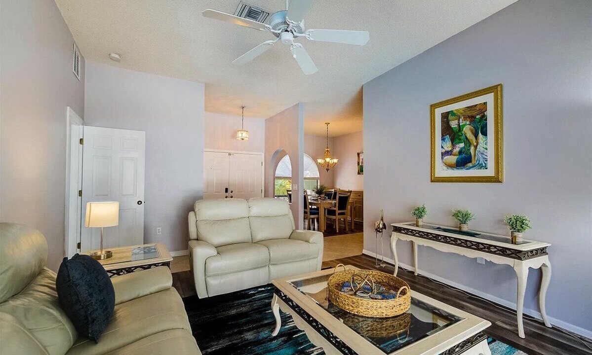 Photo of Livingroom in Country Oaks