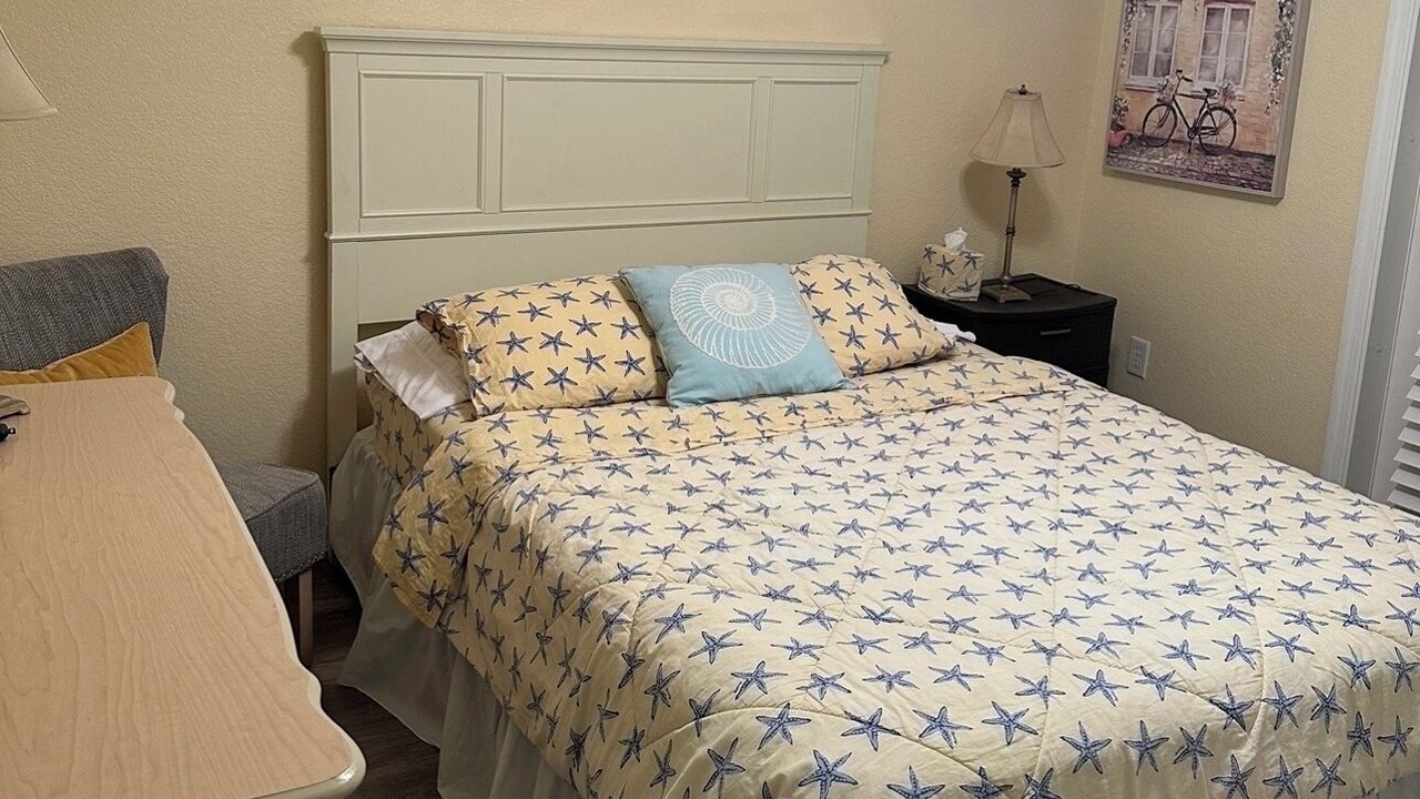 Photo of Bedroom in Breezeswept Beach Estates