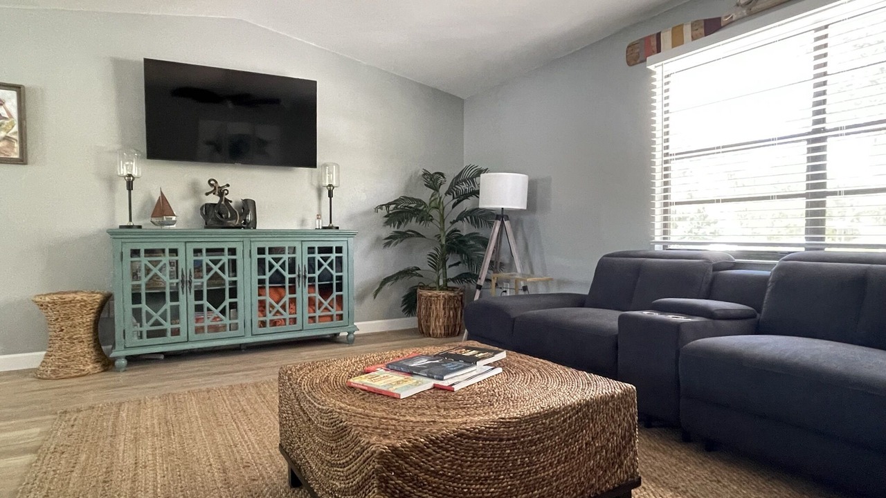 Photo of Livingroom in Weeki Wachee Gardens