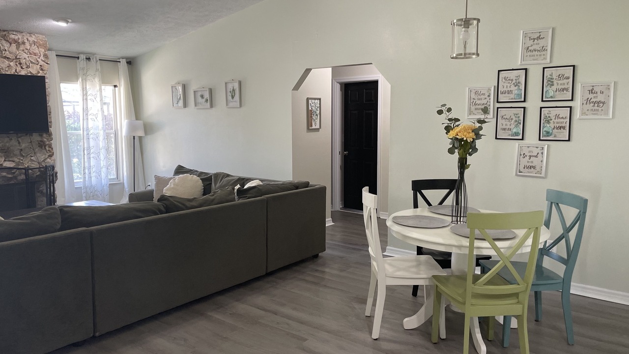 Photo of Livingroom in Fort King District
