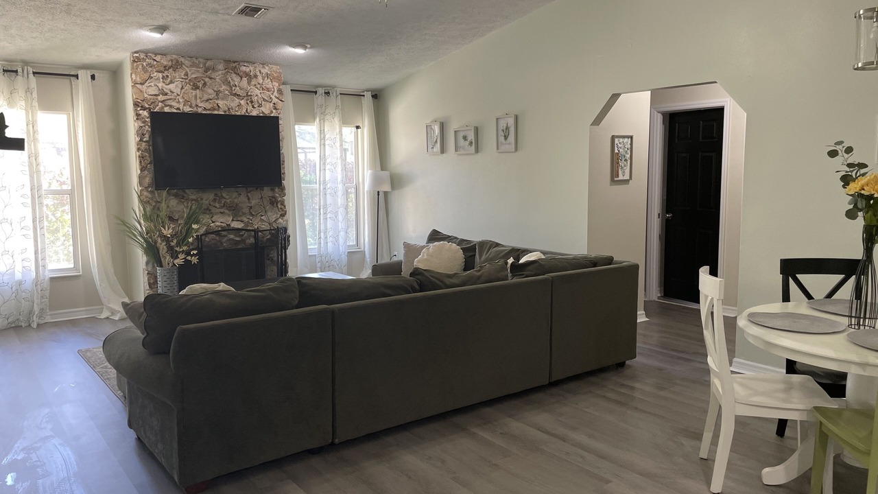 Photo of Livingroom in Fort King District