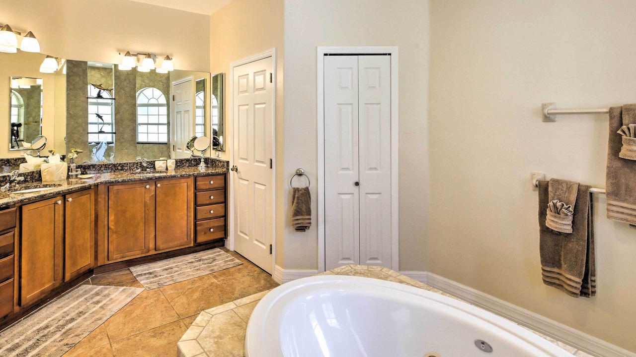 Photo of Bathroom in Caloosahatchee