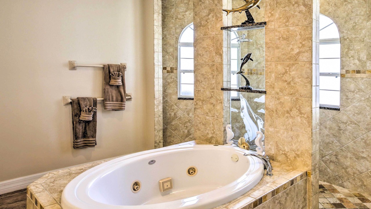 Photo of Bathroom in Caloosahatchee