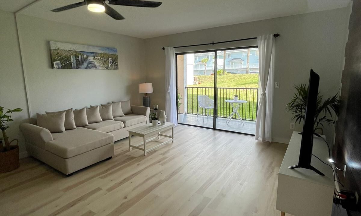 Photo of Livingroom in Ponce Inlet