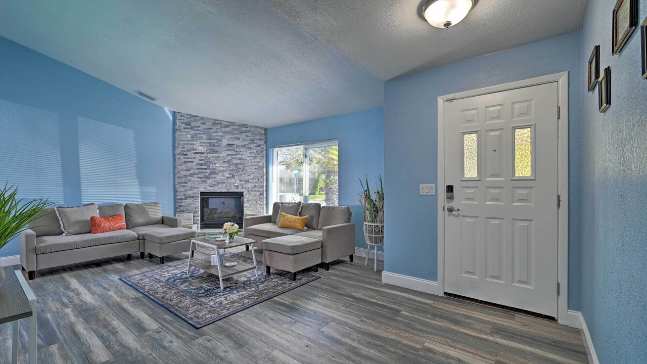 Photo of Livingroom in Orchid Lake Village