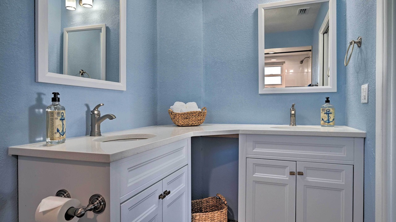 Photo of Bathroom in Orchid Lake Village