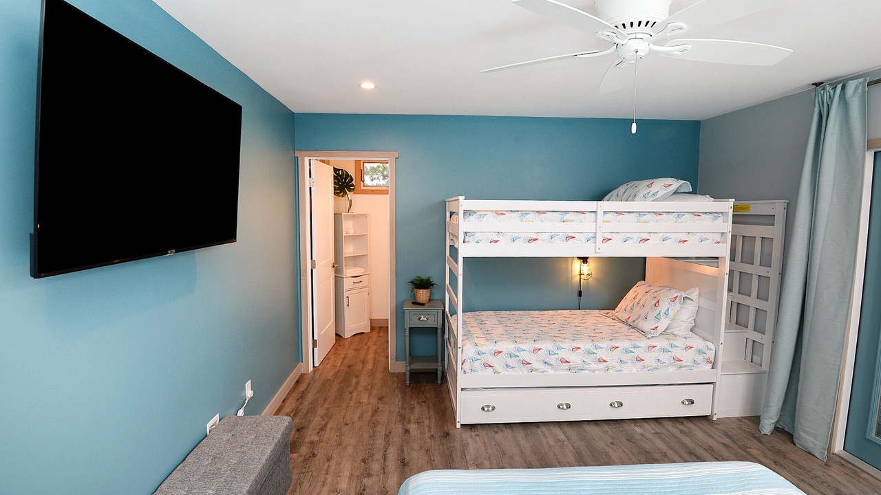 Photo of Bedroom in Lower Grand Lagoon