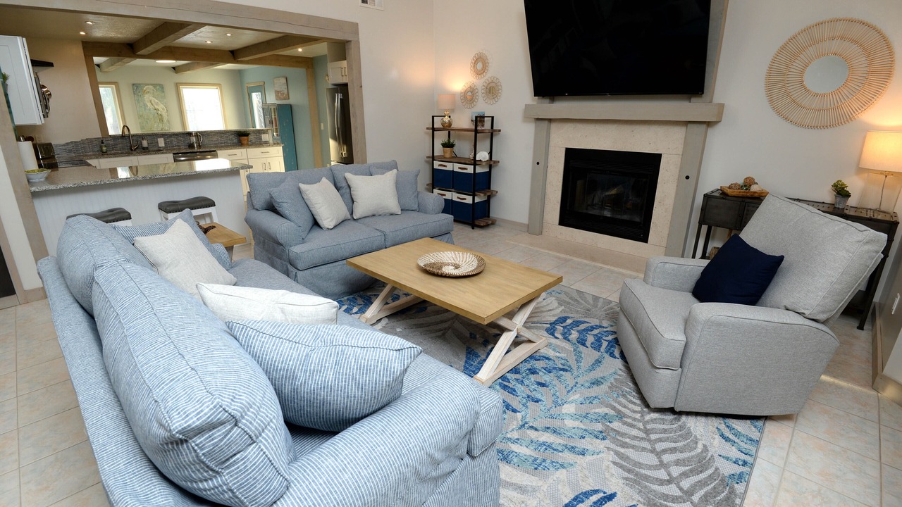 Photo of Livingroom in Lower Grand Lagoon