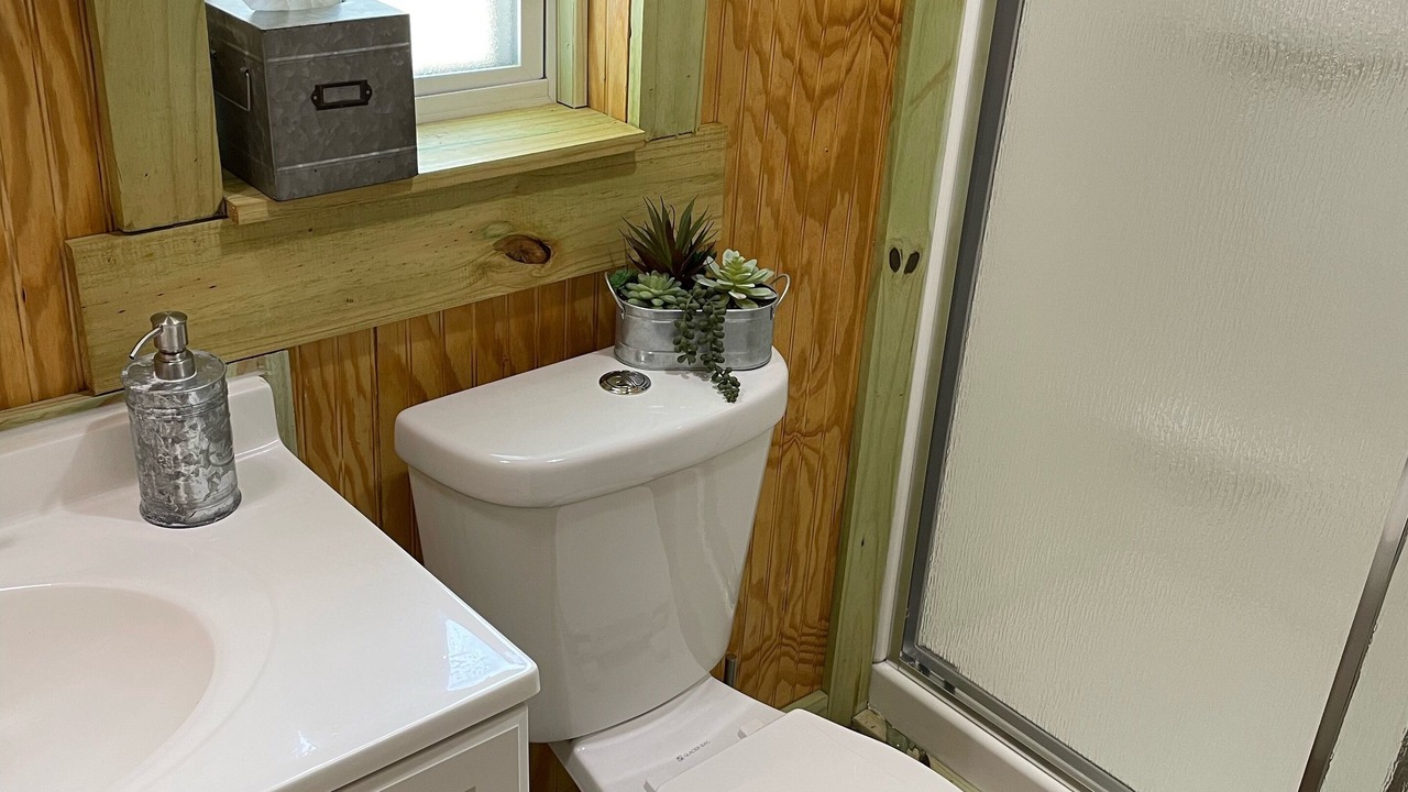 Photo of Bathroom in Candler
