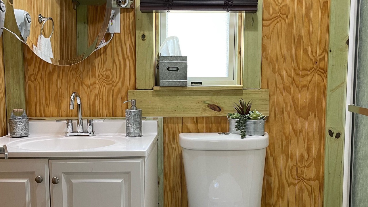 Photo of Bathroom in Candler