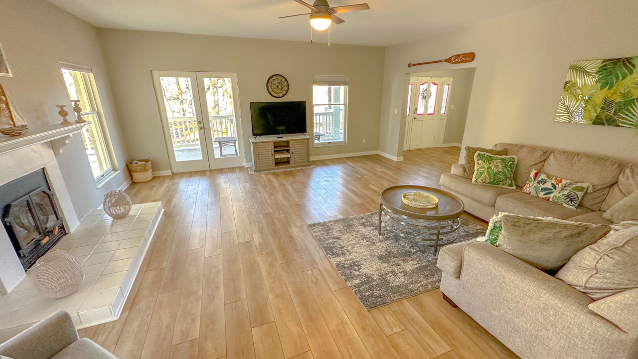 Photo of Livingroom in Bell