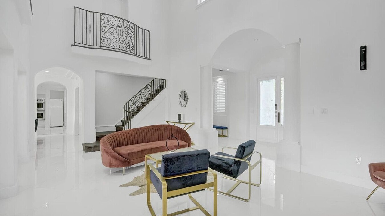 Photo of Livingroom in South Lake