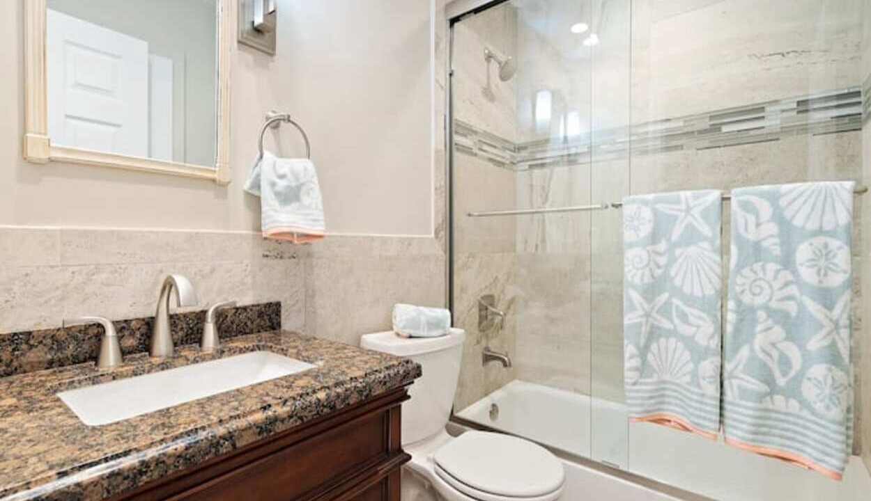 Photo of Bathroom in Parrot Cove