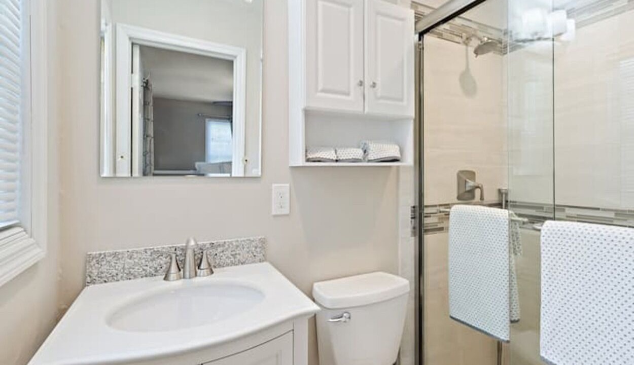 Photo of Bathroom in Parrot Cove