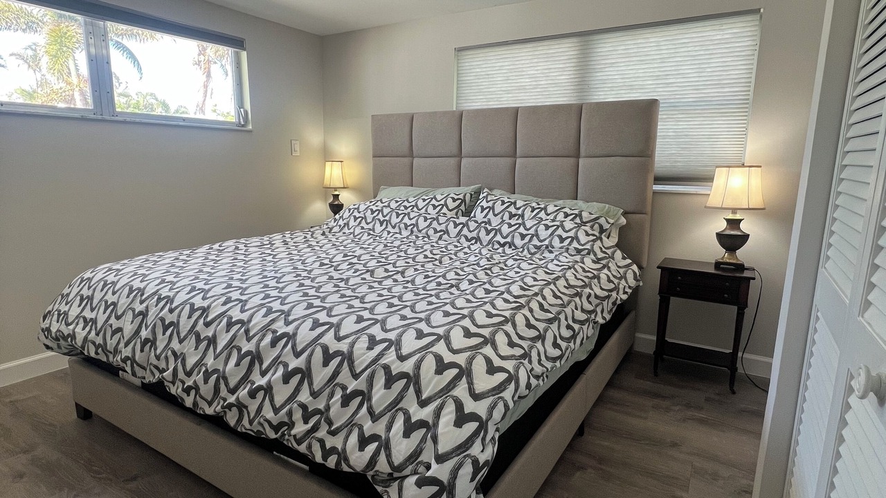 Photo of Bedroom in Edgewater