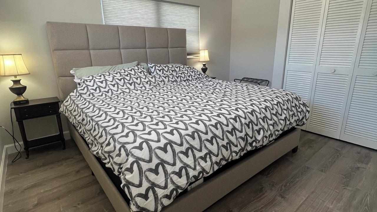Photo of Bedroom in Edgewater