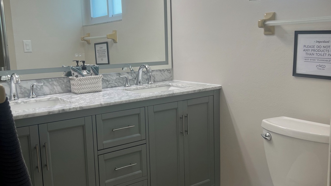 Photo of Bathroom in Edgewater