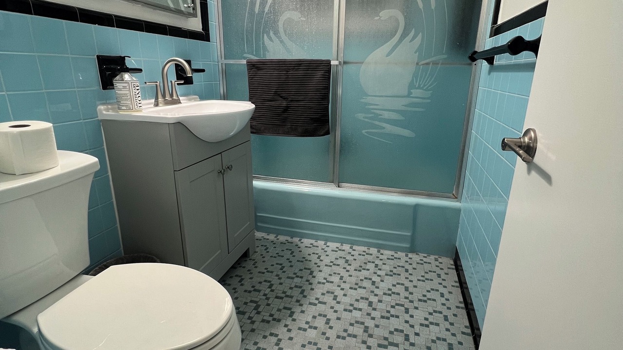 Photo of Bathroom in Edgewater