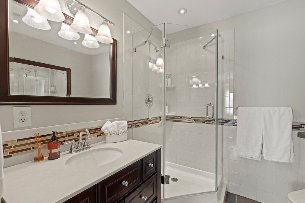 Photo of Bathroom in Weeki Wachee Gardens