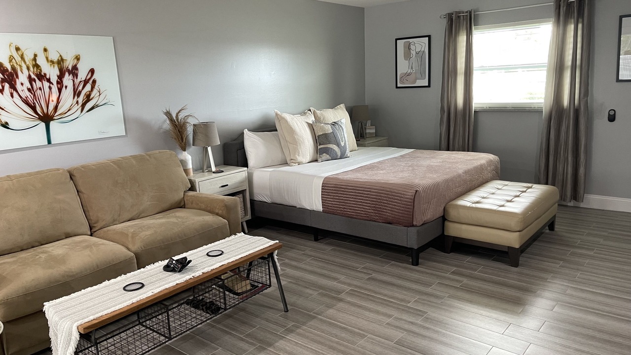 Photo of Bedroom in Edgewater