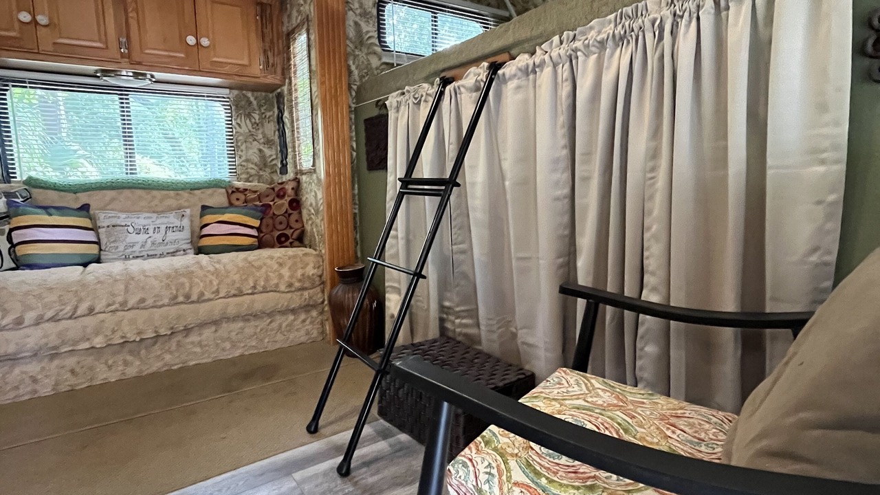Photo of Bedroom in Ridge Manor