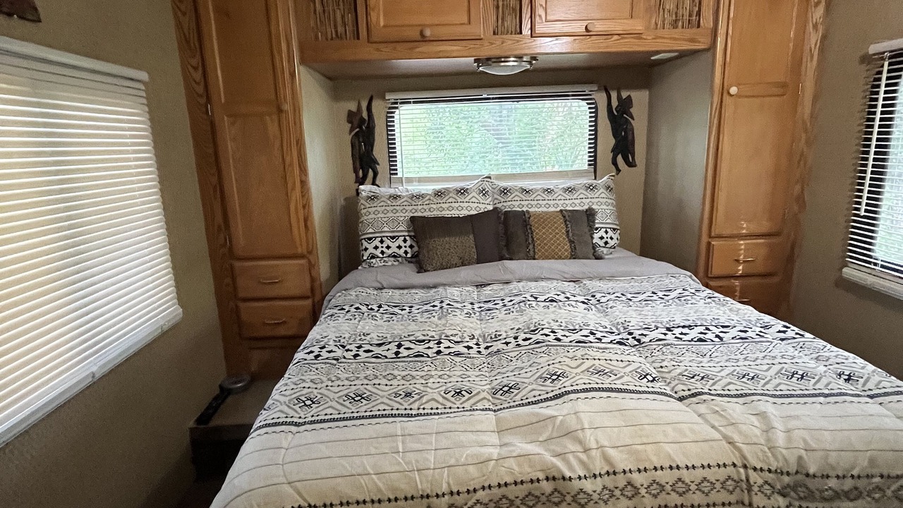 Photo of Bedroom in Ridge Manor