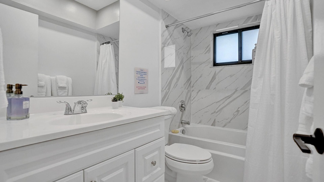 Photo of Bathroom in Plantation