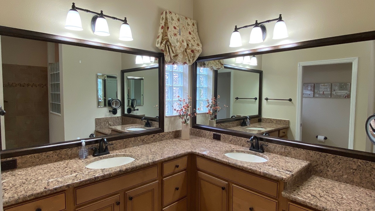Photo of Bathroom in Hadley