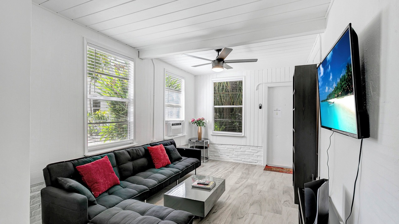 Photo of Livingroom in Pineapple Grove Arts District