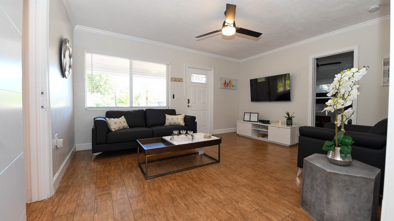 Photo of Livingroom in North Andrews Gardens