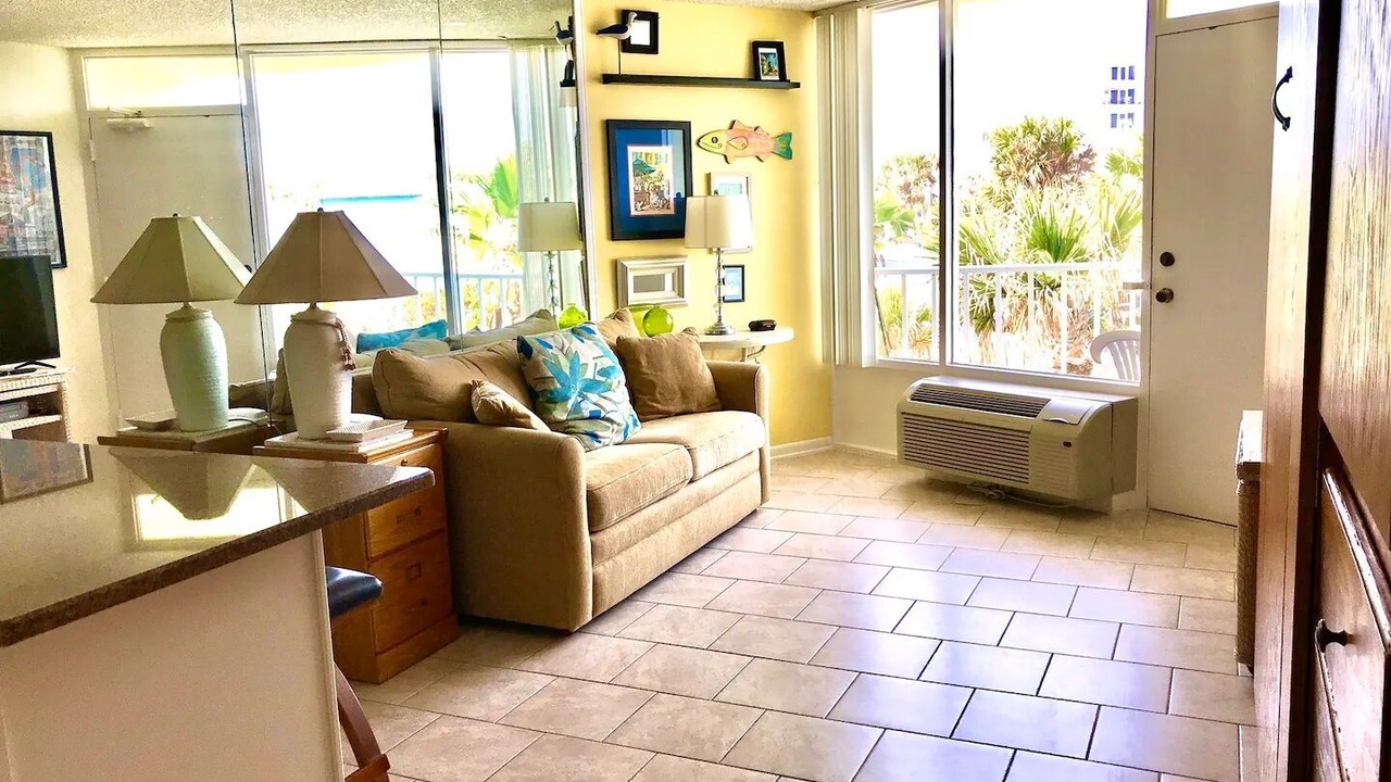 Photo of Livingroom in Ormond Beach