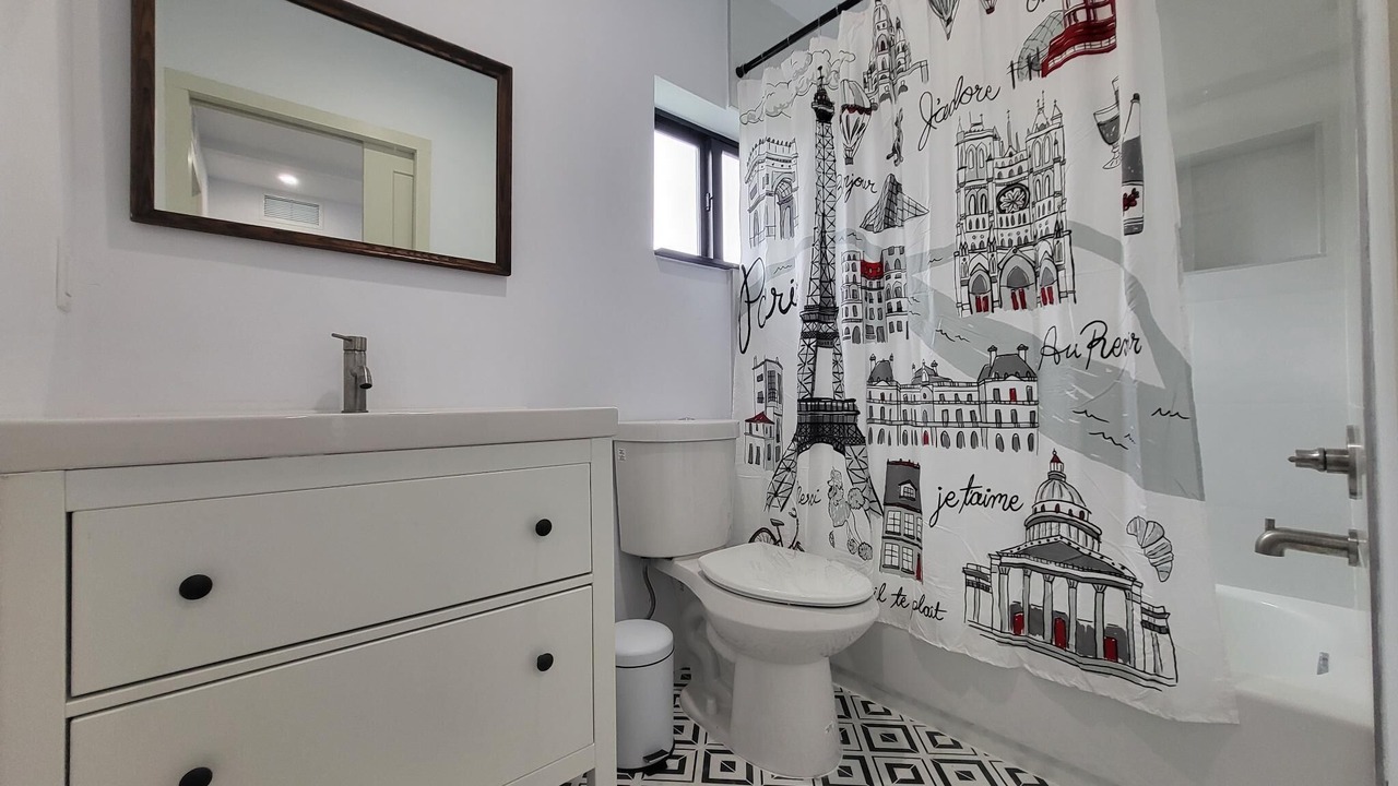 Photo of Bathroom in Little Havana