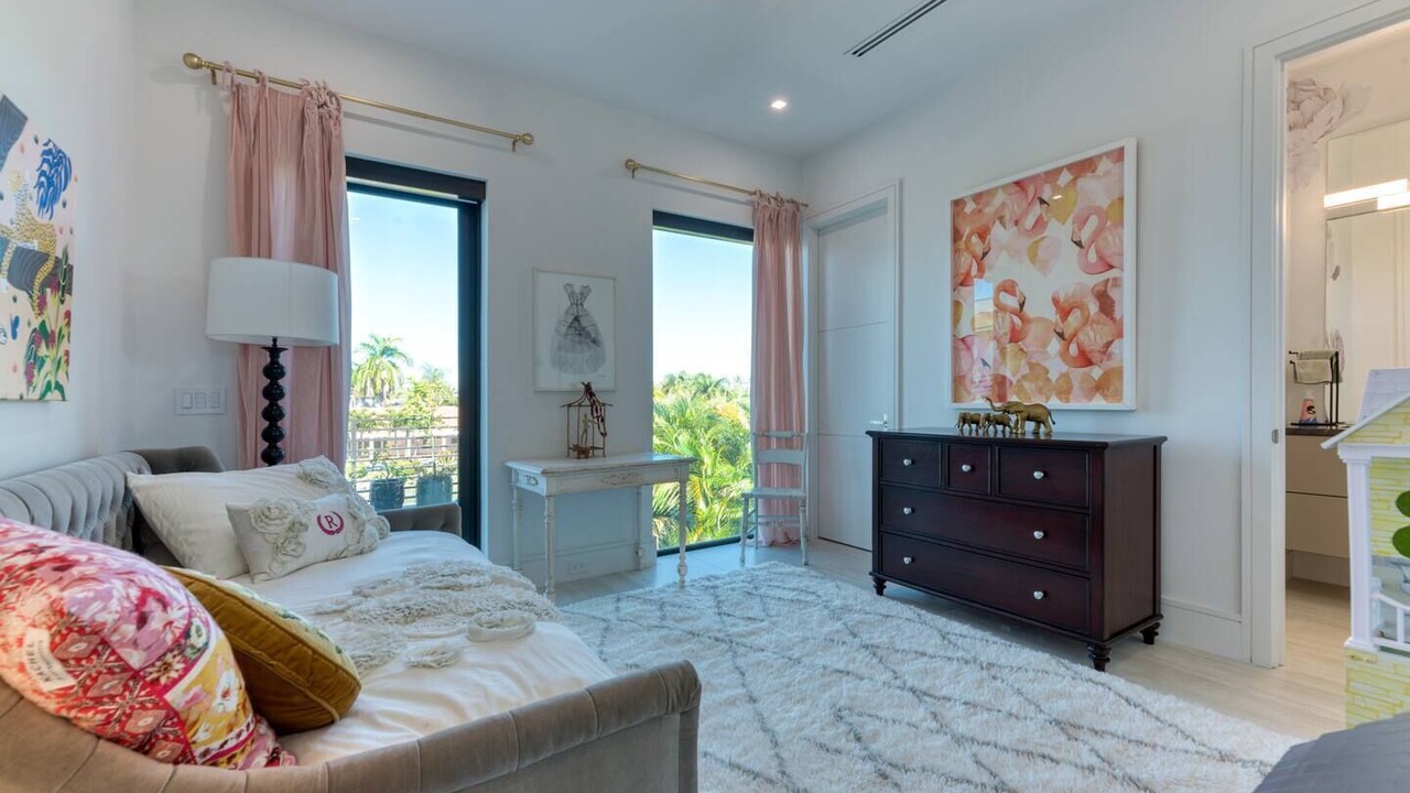 Photo of Bedroom in Lake Ida Shores