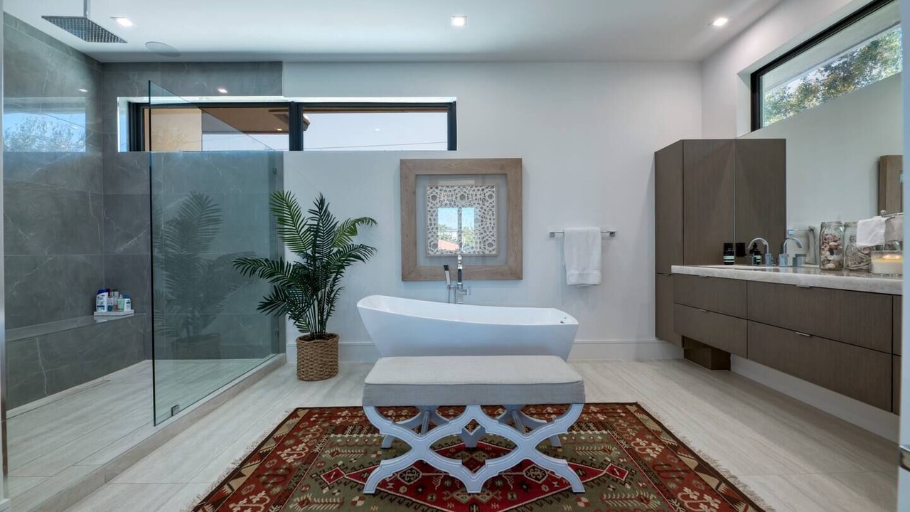 Photo of Bathroom in Lake Ida Shores