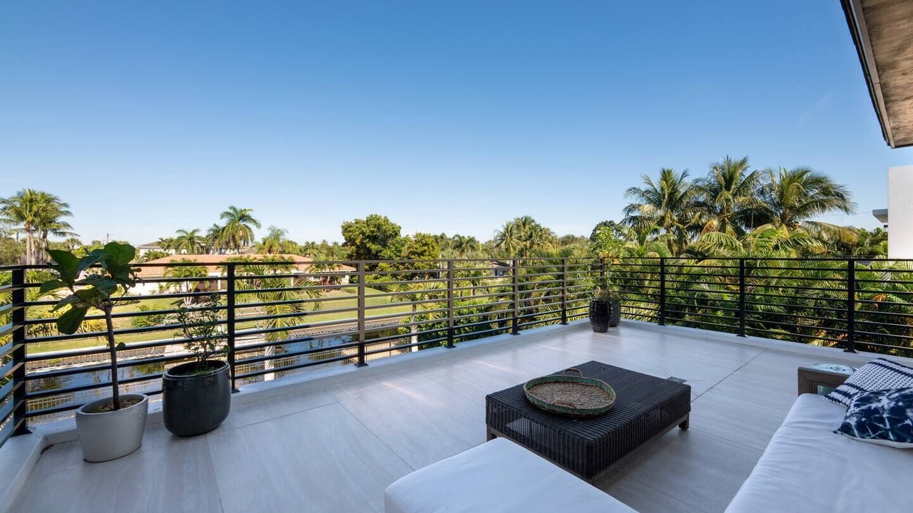 Photo of Patio Balcony in Lake Ida Shores