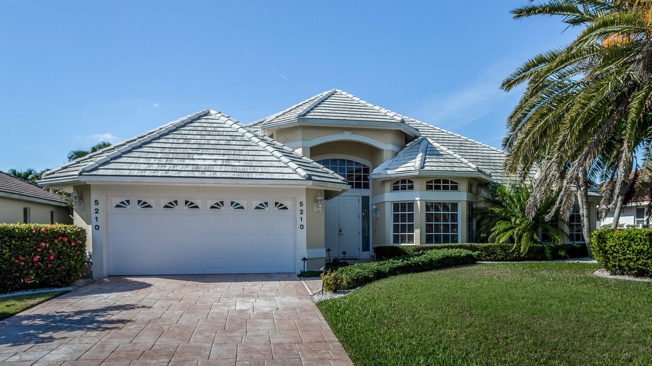 Photo of Outdoor in Pelican