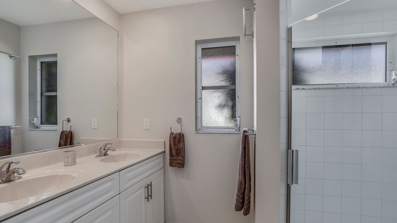 Photo of Bathroom in Pelican