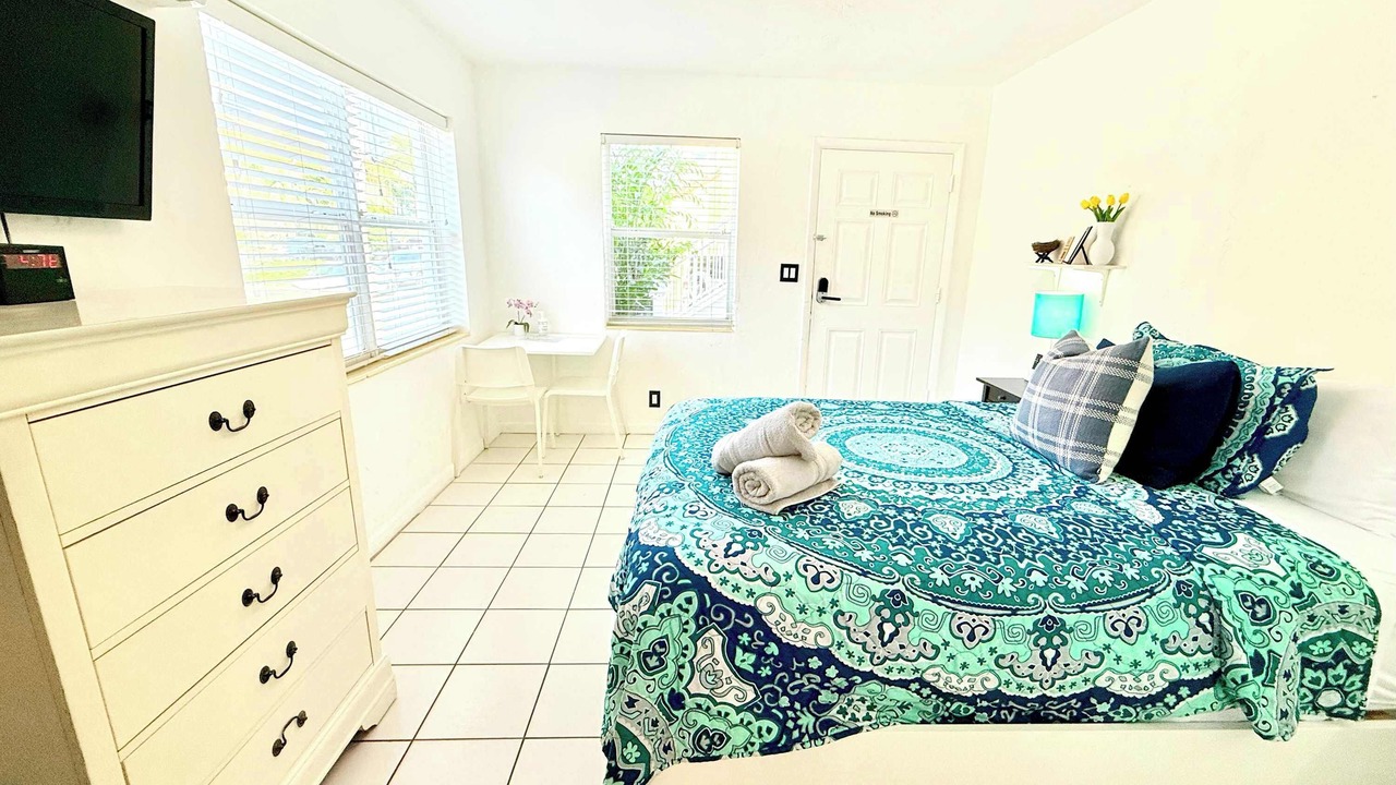 Photo of Bedroom in Hollywood South Central Beach