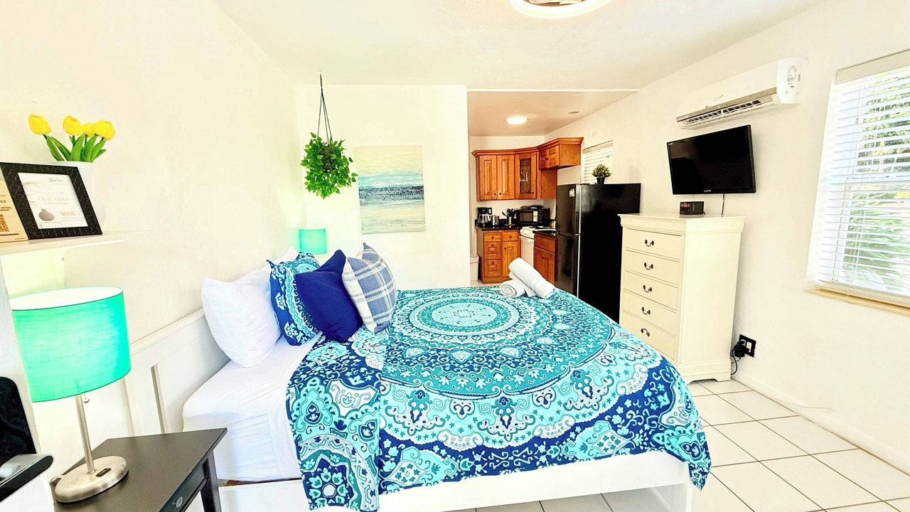 Photo of Bedroom in Hollywood South Central Beach