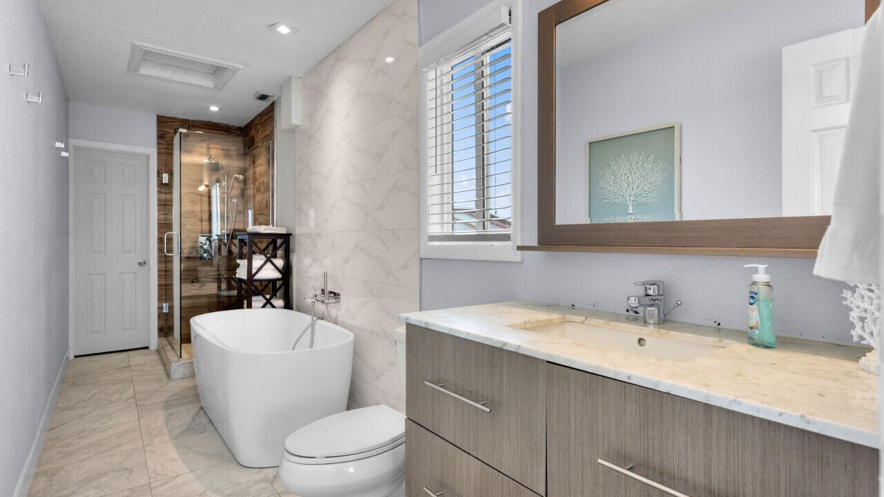 Photo of Bathroom in Wilbur-By-The-Sea