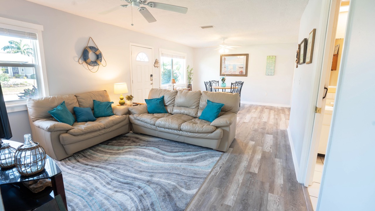 Photo of Livingroom in Gulf Cove