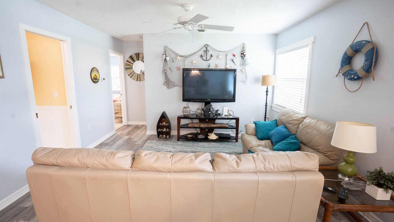 Photo of Livingroom in Gulf Cove